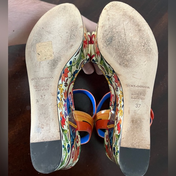 Likely Used Dolce and Gabbana Sandals Size 7 - Picture 2 of 3